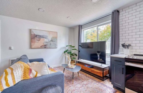 Woodstock Apartment | The Perfect Flat ~ Vintage Shops & Reed College