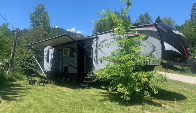 Terrific RV with WiFi near St Joe River