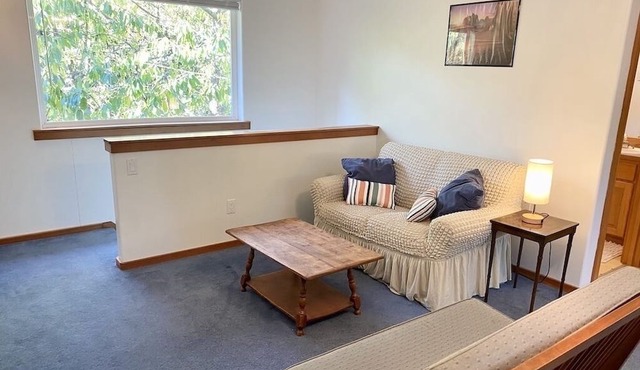Monthly Rental - Enjoy Port Townsend beaches and miles of wooded trails