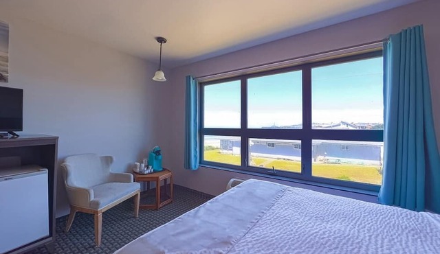King Bed with Ocean view