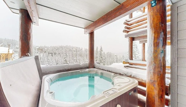 Spacious ski-in/ski-out townhome located in Moonlight Basin with private hot tub