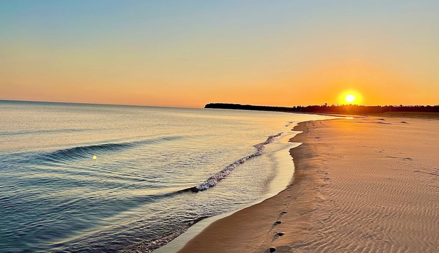 Beautiful Private Lake Superior Beach 5 Acres Sleeps 13