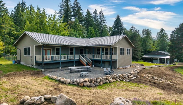 Mt Hood Home: Indoor Pickleball Court, Sleeps 12