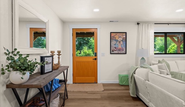 Hidden Harbor Getaway-Sunrise Views-Private Beach Access